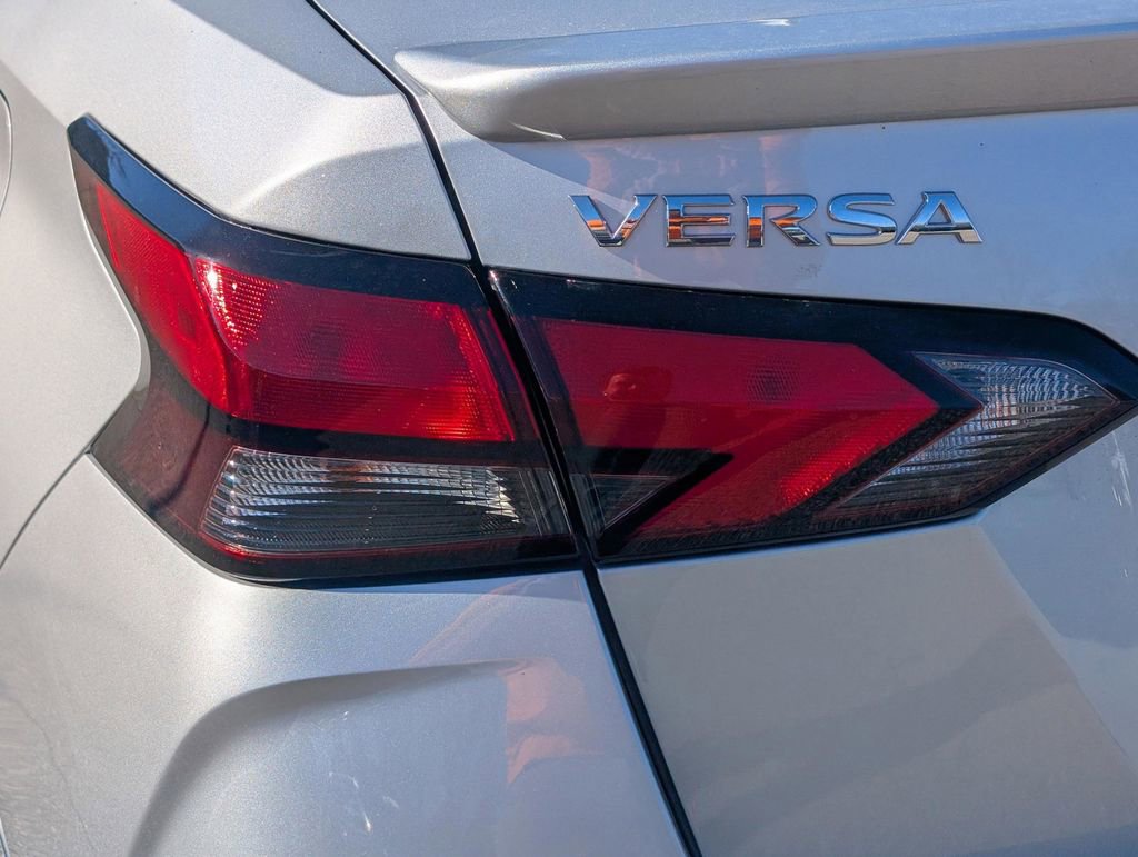 New 2025 Nissan Versa SR w/ Trunk Package image 13