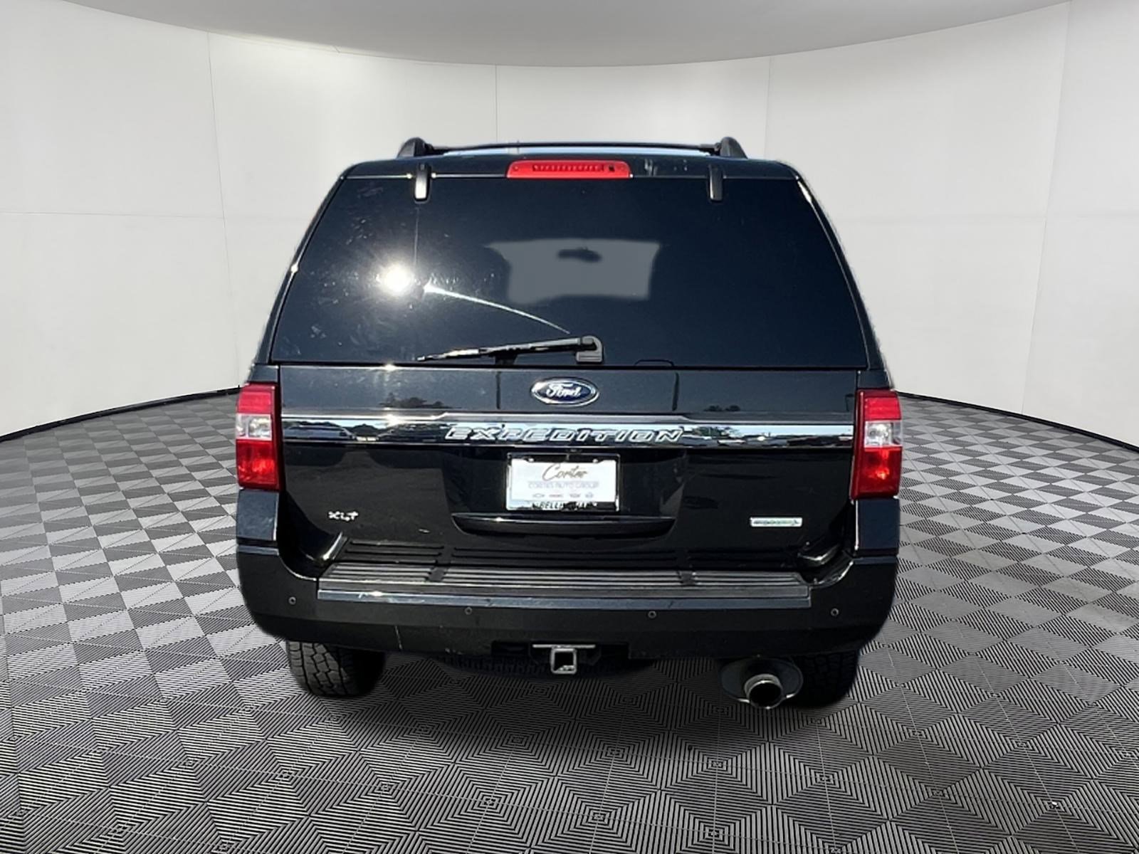 Used 2015 Ford Expedition XLT image 5
