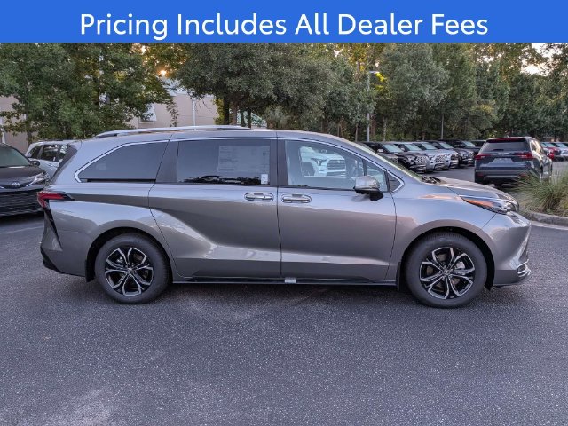 New 2026 Toyota Sienna Platinum AWD/4WD image 4