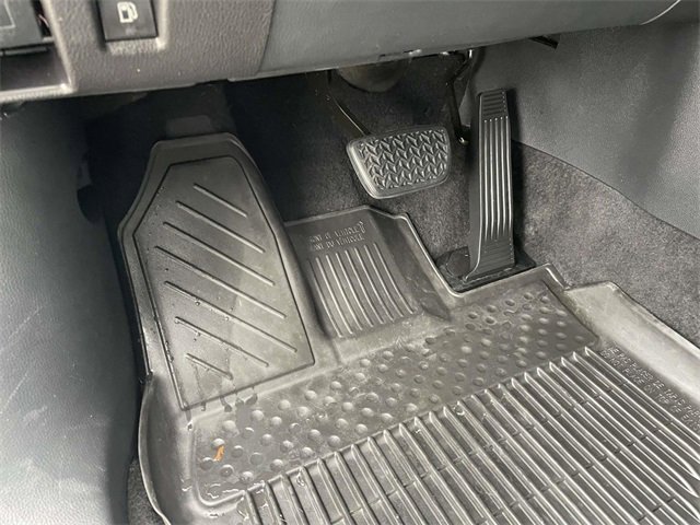 Used 2022 Toyota Highlander XLE image 16