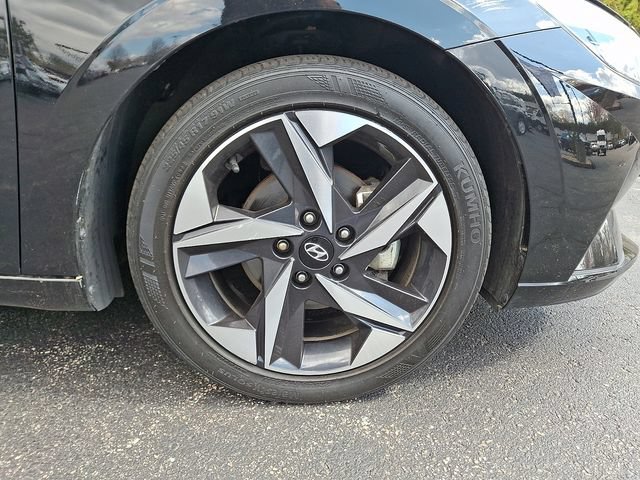Used 2023 Hyundai Elantra SEL w/ Convenience Package FWD image 8