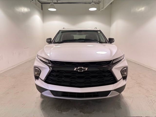 Used 2023 Chevrolet Blazer LT w/ Midnight/Sport Edition FWD image 2