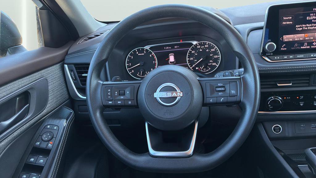 Used 2022 Nissan Rogue S image 22