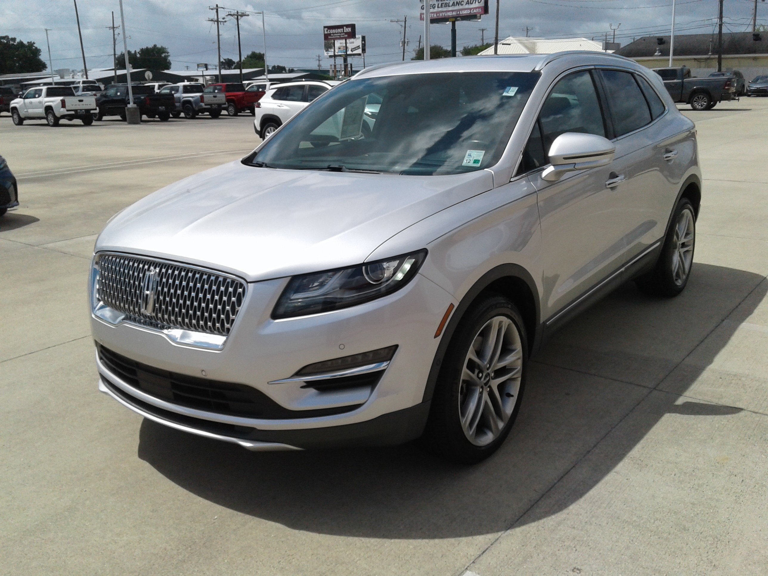 Used 2019 Lincoln MKC Reserve image 3