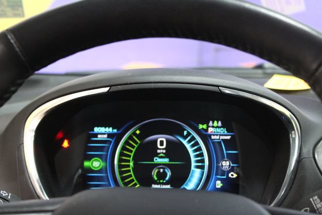 Used 2016 Chevrolet Volt Premier w/ Driver Confidence Package FWD image 15