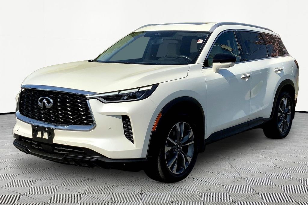 Used 2023 INFINITI QX60 Luxe image 3