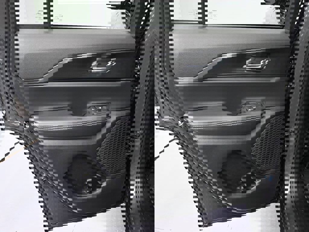 New 2025 Jeep Grand Cherokee Altitude image 20