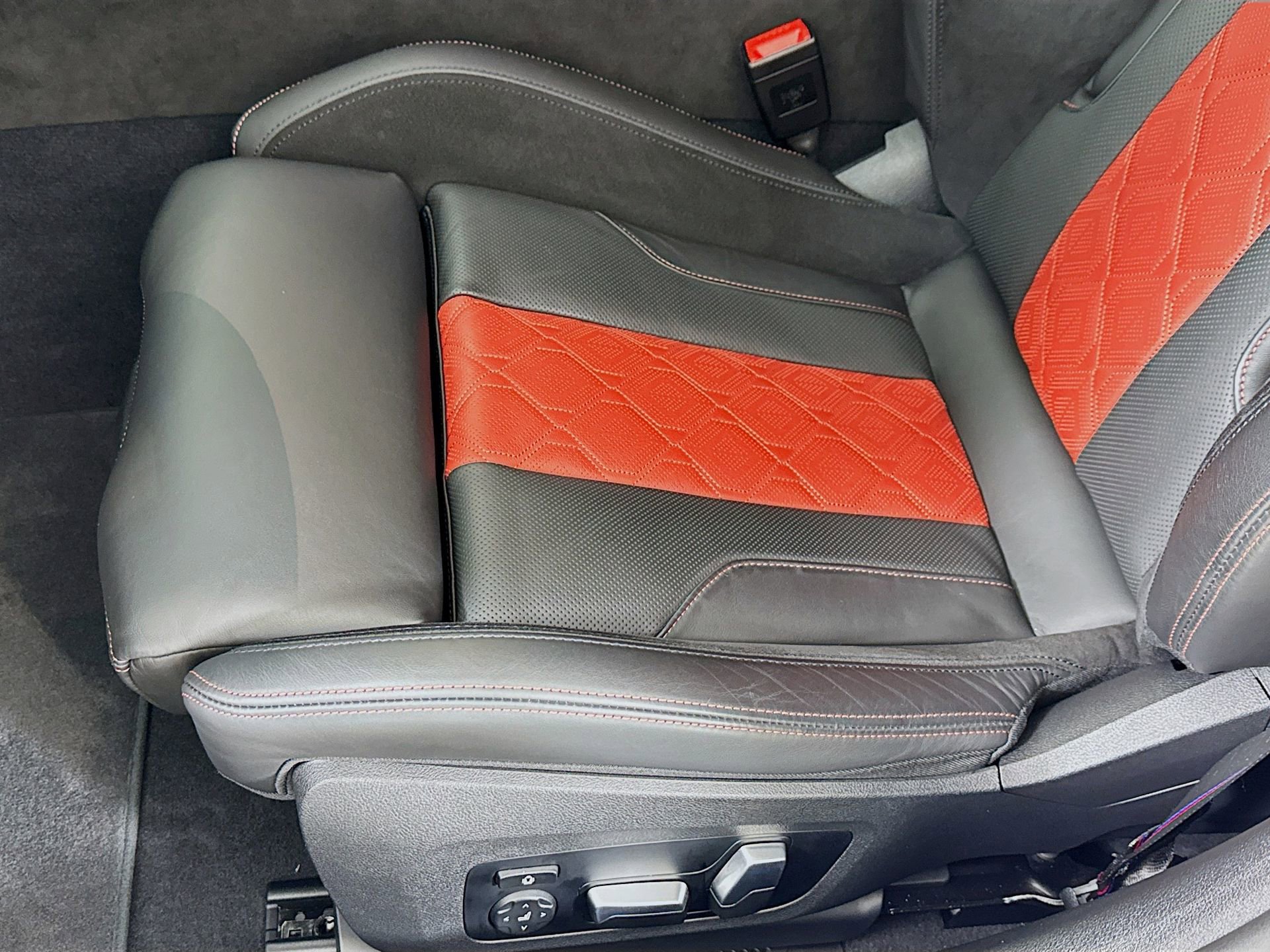 Used 2025 BMW M8 Competition AWD/4WD image 21