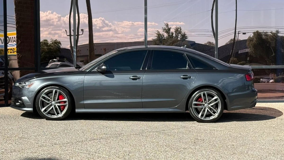 Used 2017 Audi S6 Premium Plus w/ S6 Sport Package AWD/4WD image 4