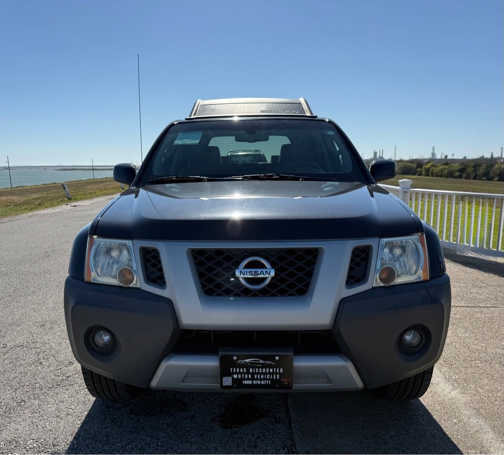 Used 2010 Nissan Xterra SE image 2