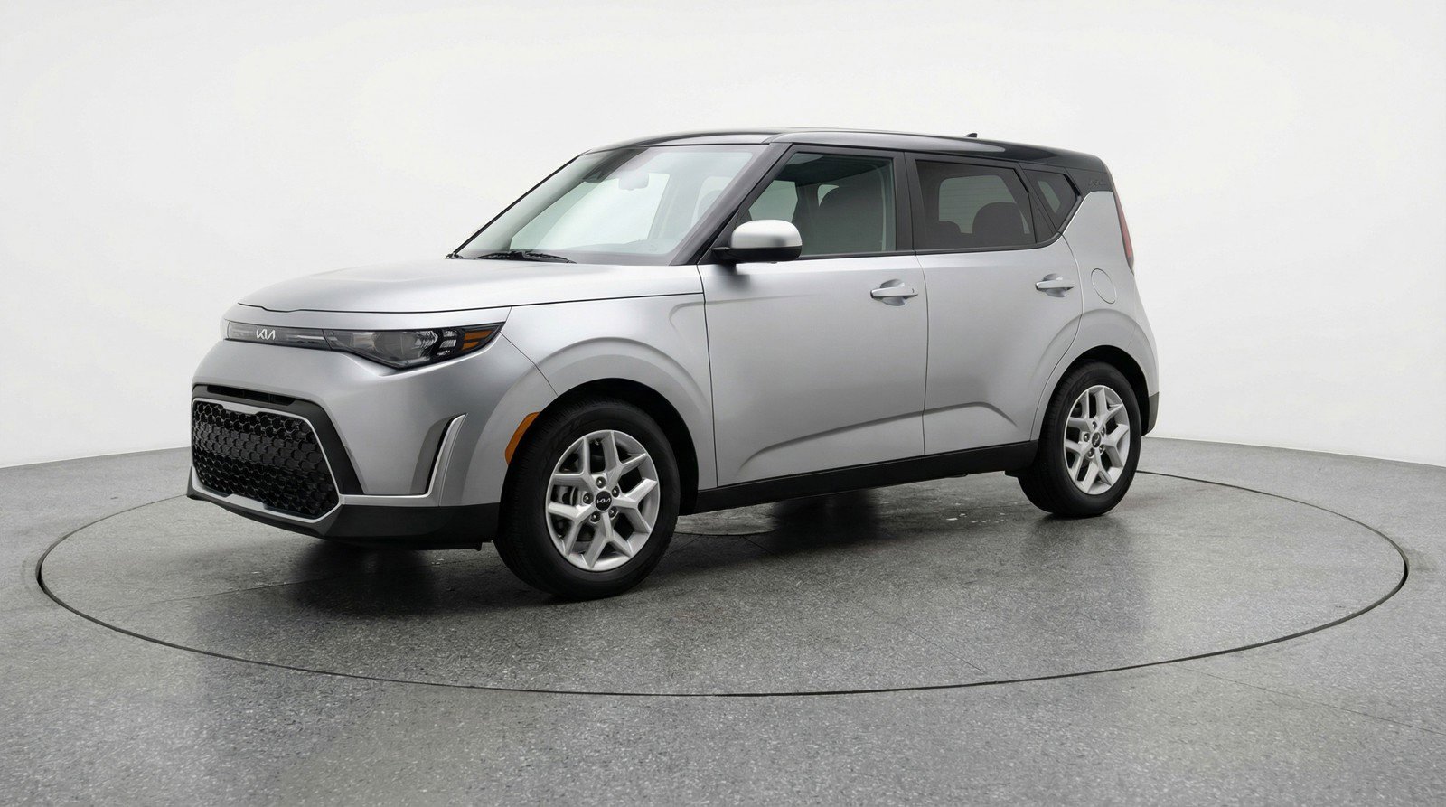 Used 2025 Kia Soul LX w/ LX Technology Package FWD image 3