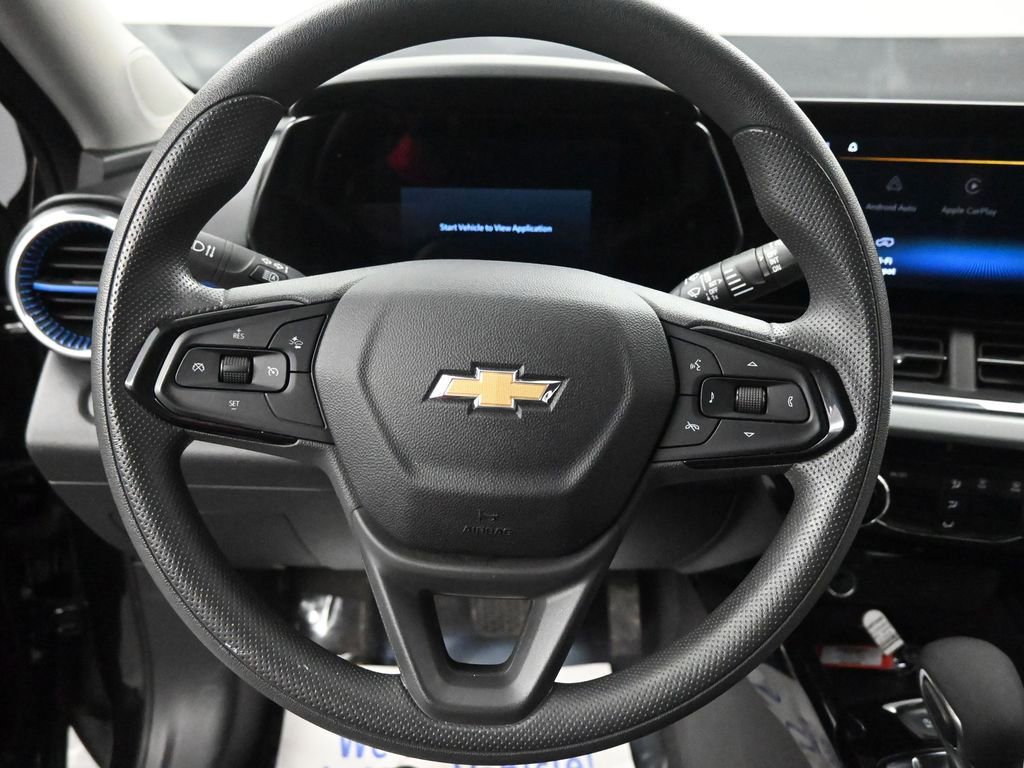 Used 2025 Chevrolet Trax LT image 30