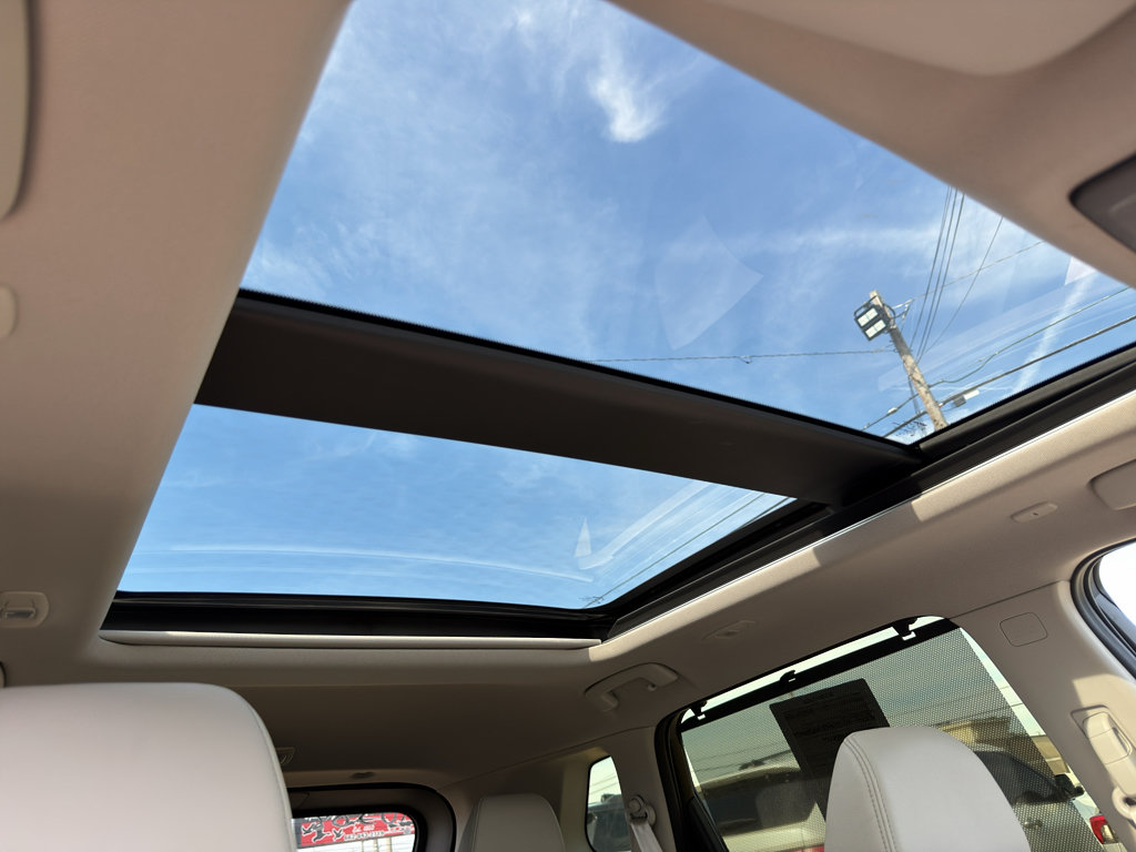 Used 2025 Nissan Rogue SL w/ Tech Package FWD image 39