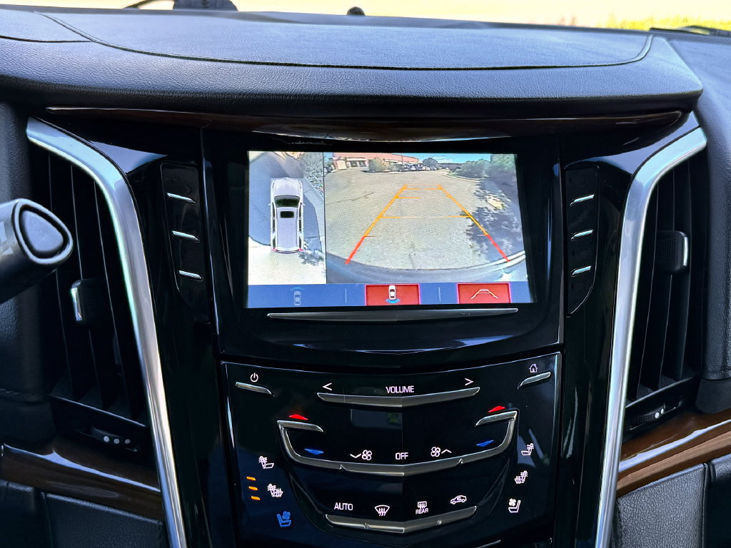 Used 2018 Cadillac Escalade ESV Premium Luxury AWD/4WD image 28