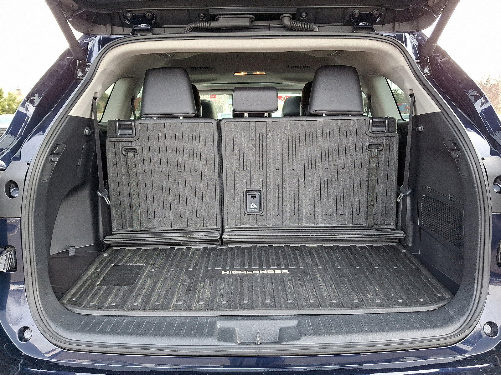 Certified 2025 Toyota Highlander XLE image 31