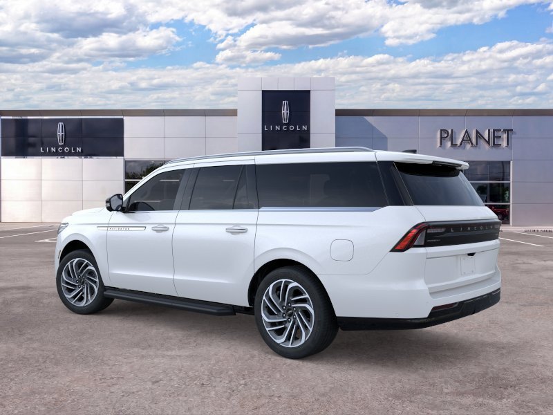 New 2026 Lincoln Navigator L Premier AWD/4WD image 4