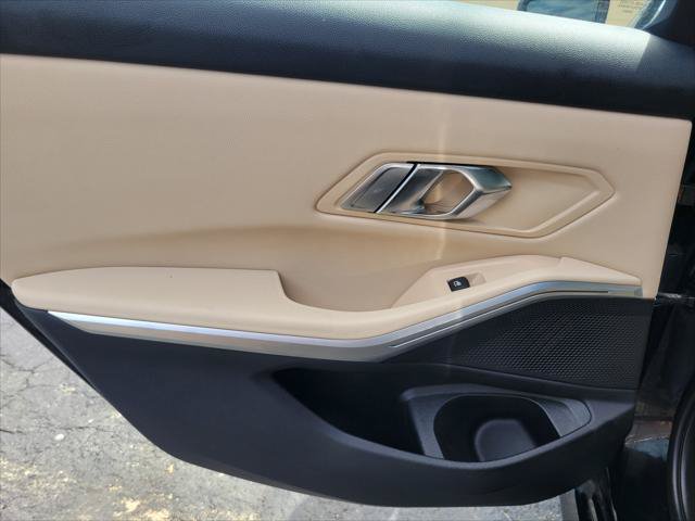 Used 2020 BMW 330i Sedan w/ Driving Assistance Package RWD image 16
