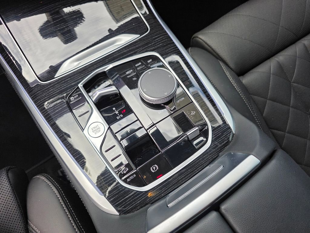 Certified 2024 BMW X7 xDrive40i w/ M Sport Package AWD/4WD image 24