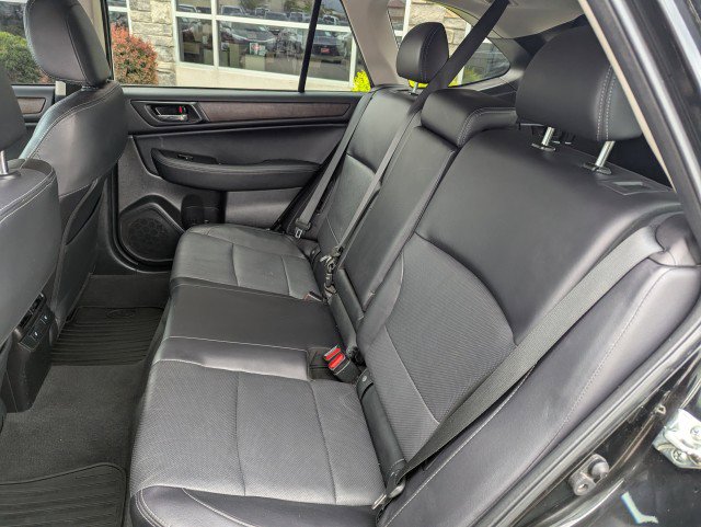 Used 2017 Subaru Outback 3.6R Limited image 25