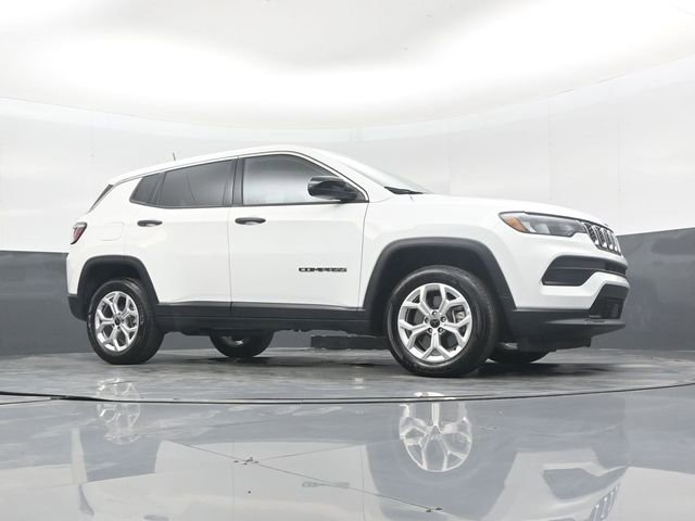 Used 2025 Jeep Compass Sport image 38