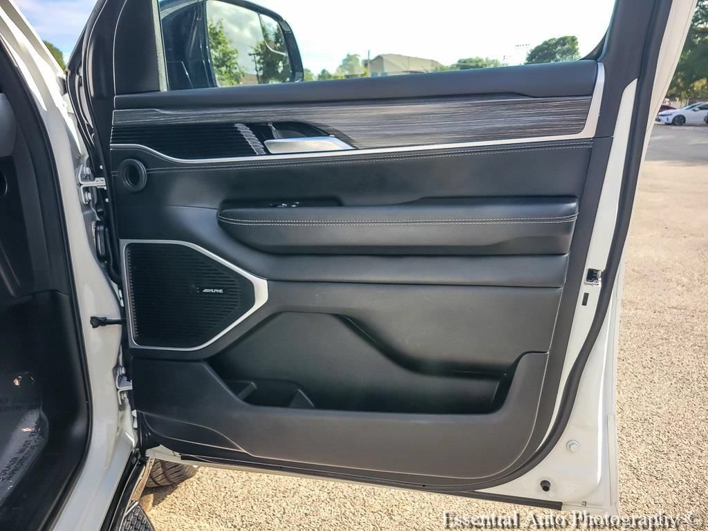 Certified 2024 Jeep Wagoneer Series II w/ Flexible Seating Group RWD image 29