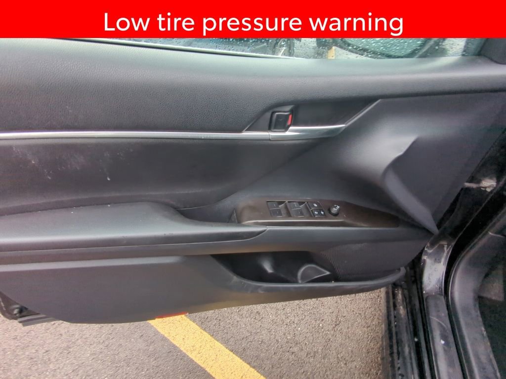 Used 2022 Toyota Camry SE image 8