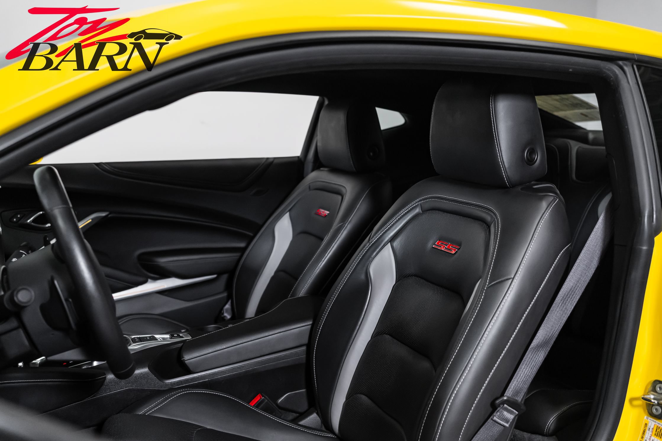 Used 2016 Chevrolet Camaro SS RWD image 23