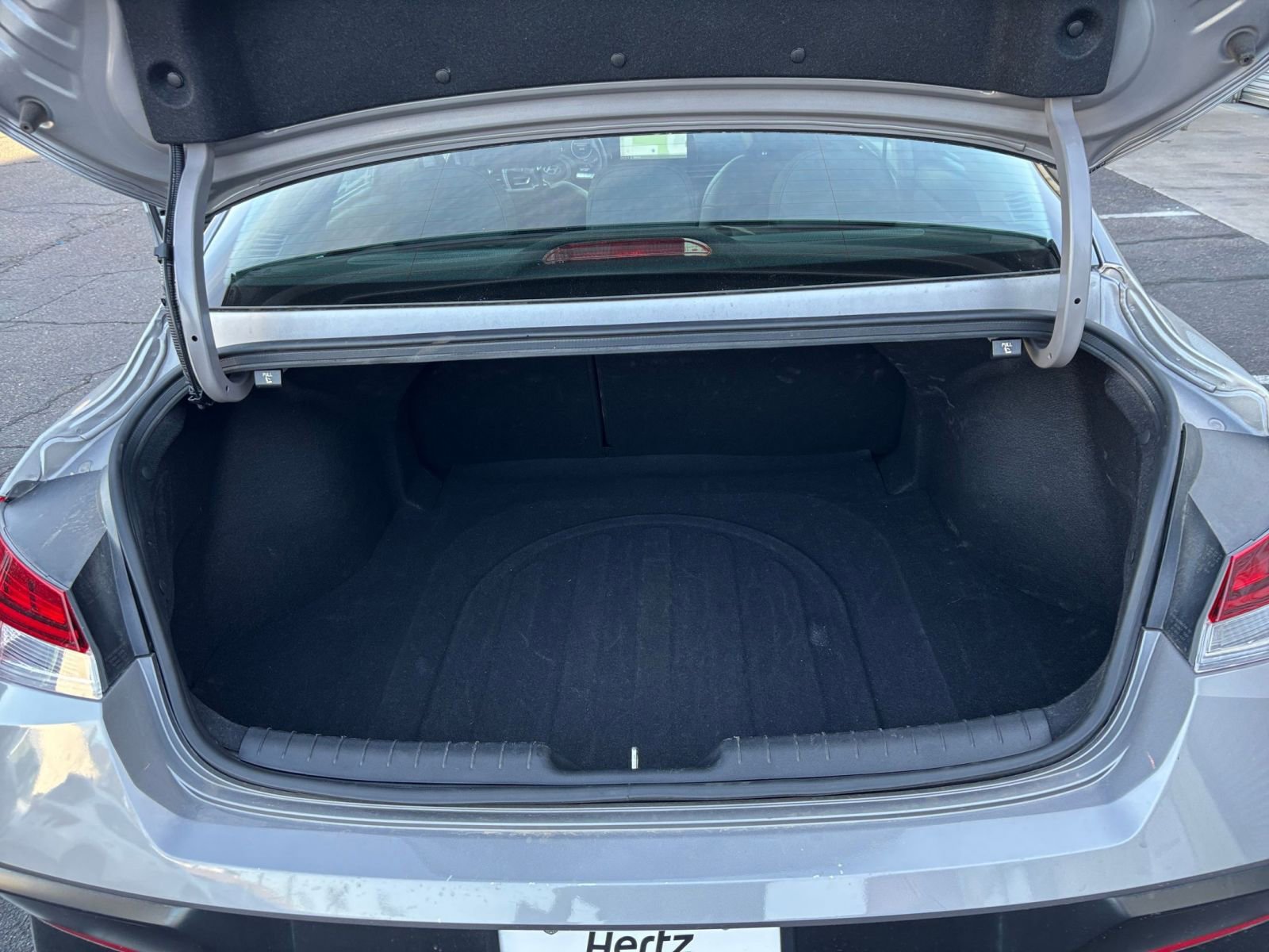 Used 2025 Hyundai Elantra Limited image 33