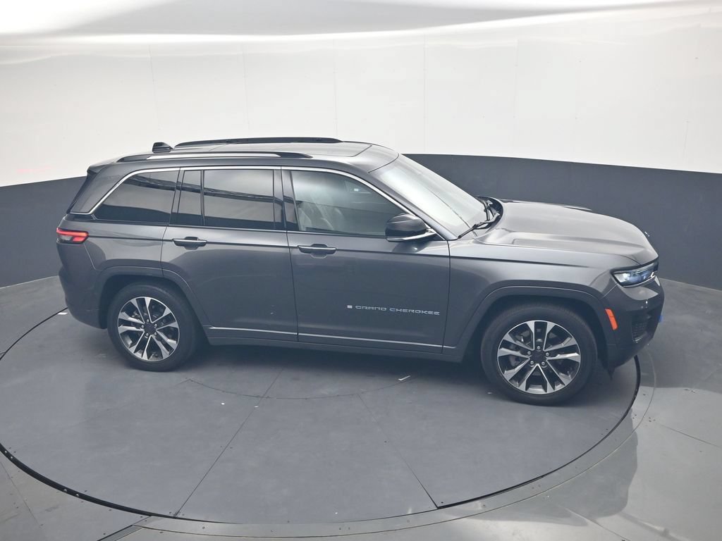 Used 2023 Jeep Grand Cherokee Overland w/ Advanced Protech Group III AWD/4WD image 29