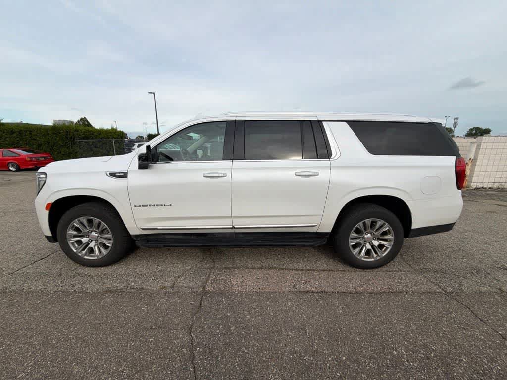 Used 2022 GMC Yukon XL Denali AWD/4WD image 8