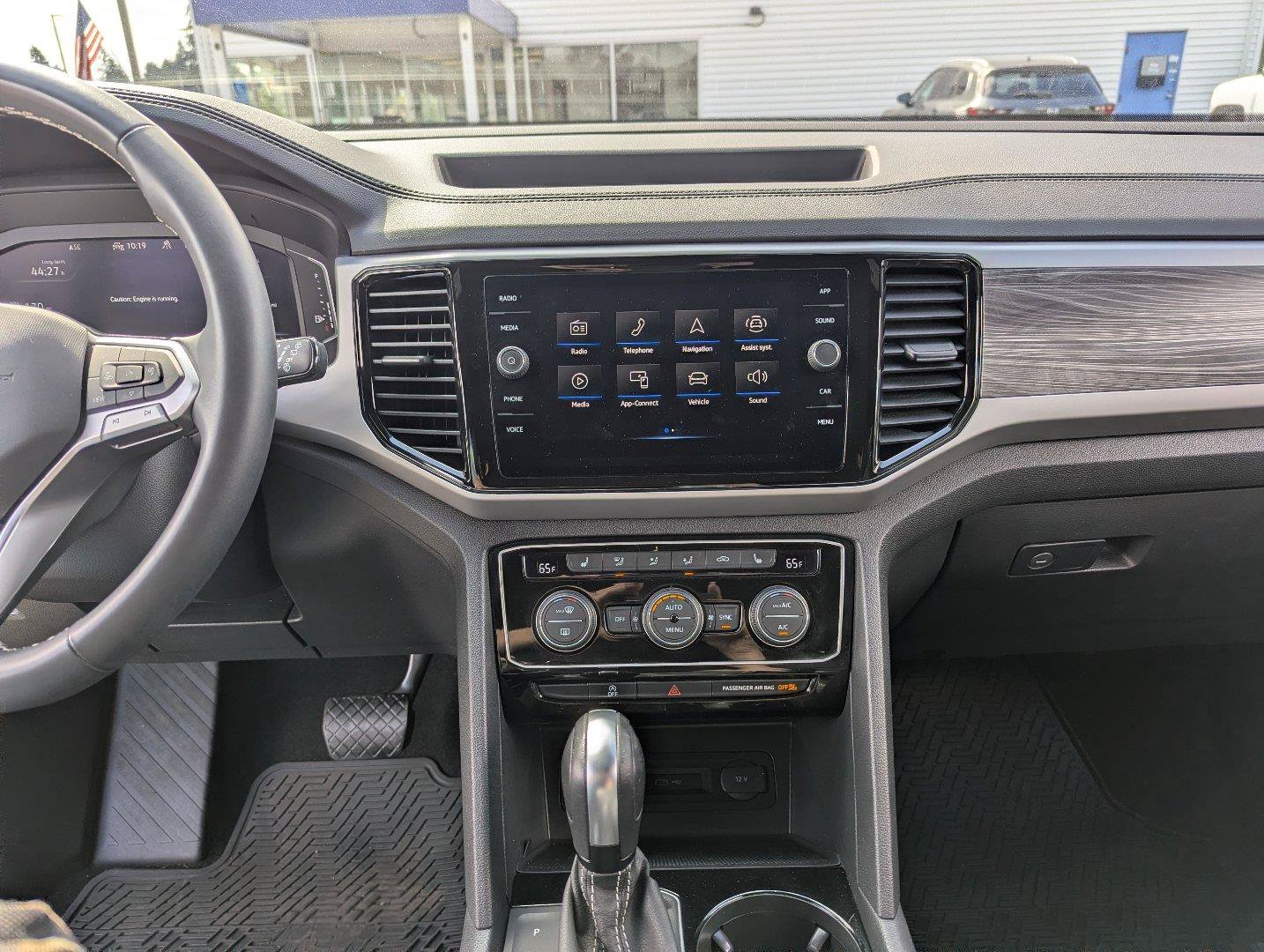 Used 2022 Volkswagen Atlas Cross Sport SE AWD/4WD image 17