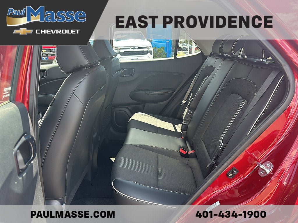 Used 2023 Hyundai Venue Limited w/ Cargo Package FWD image 17