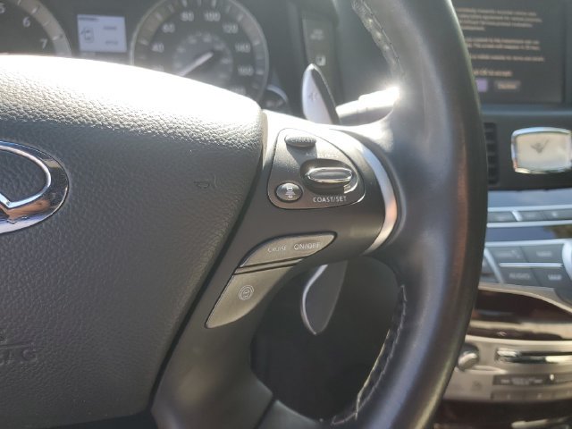 Used 2019 INFINITI Q70 Luxe w/ Sport Package RWD image 17