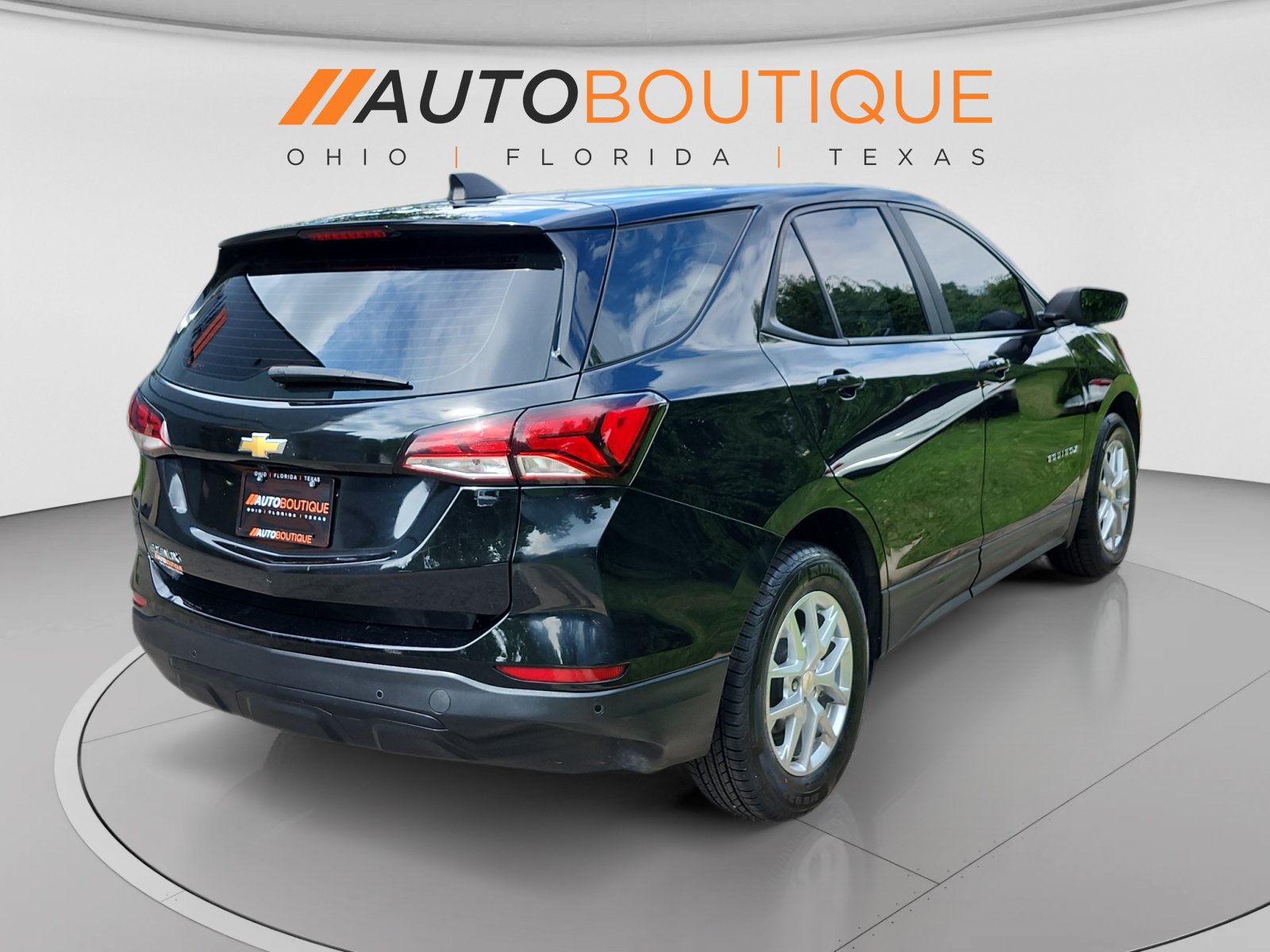 Used 2024 Chevrolet Equinox LS w/ Driver Confidence II Package FWD image 5