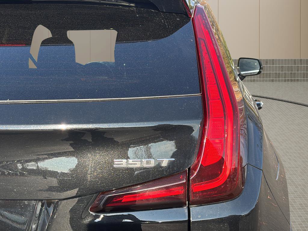 Used 2024 Cadillac XT4 Premium Luxury image 13