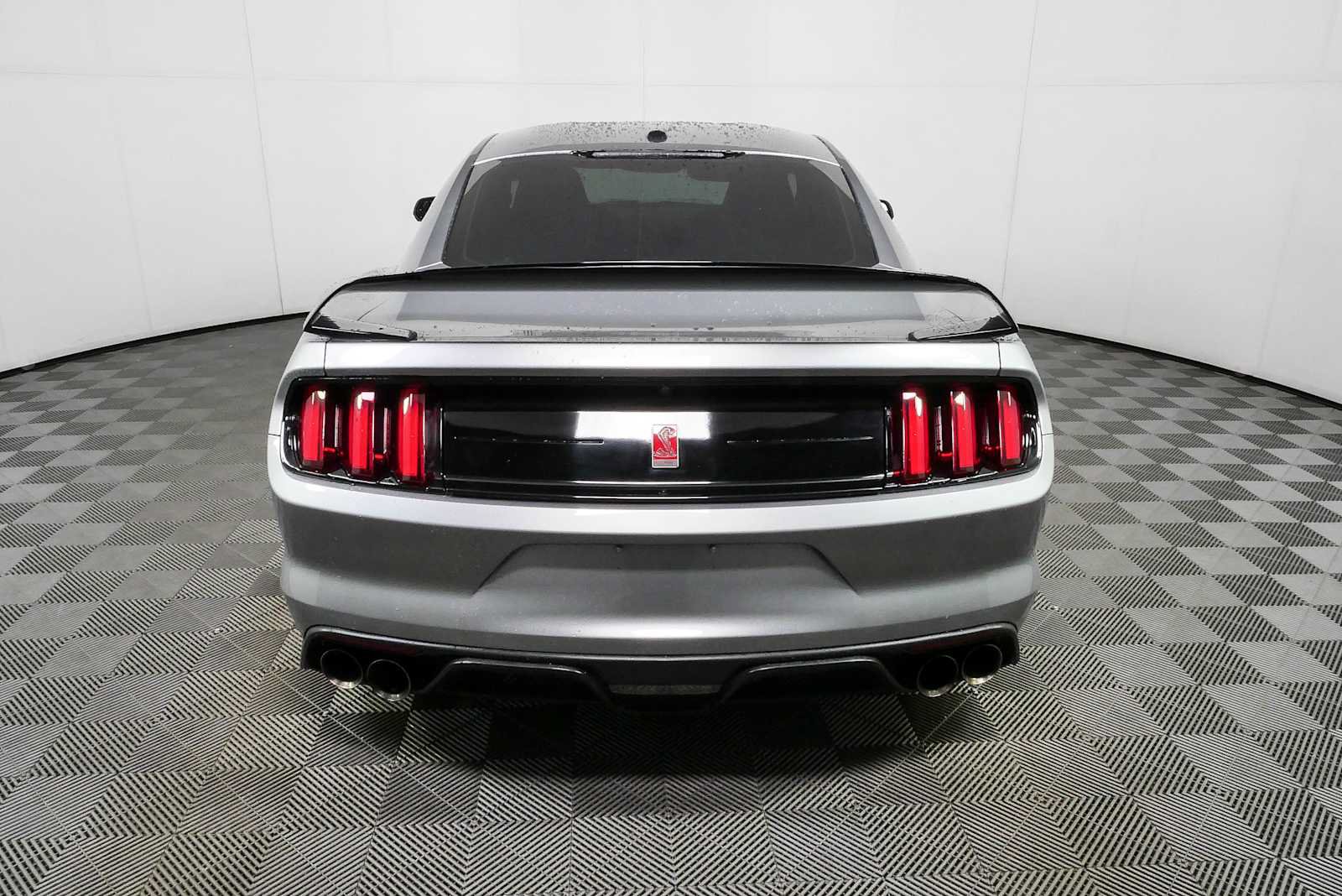Used 2020 Ford Mustang Shelby GT350R w/ GT350R Equipment Group 920A RWD image 26