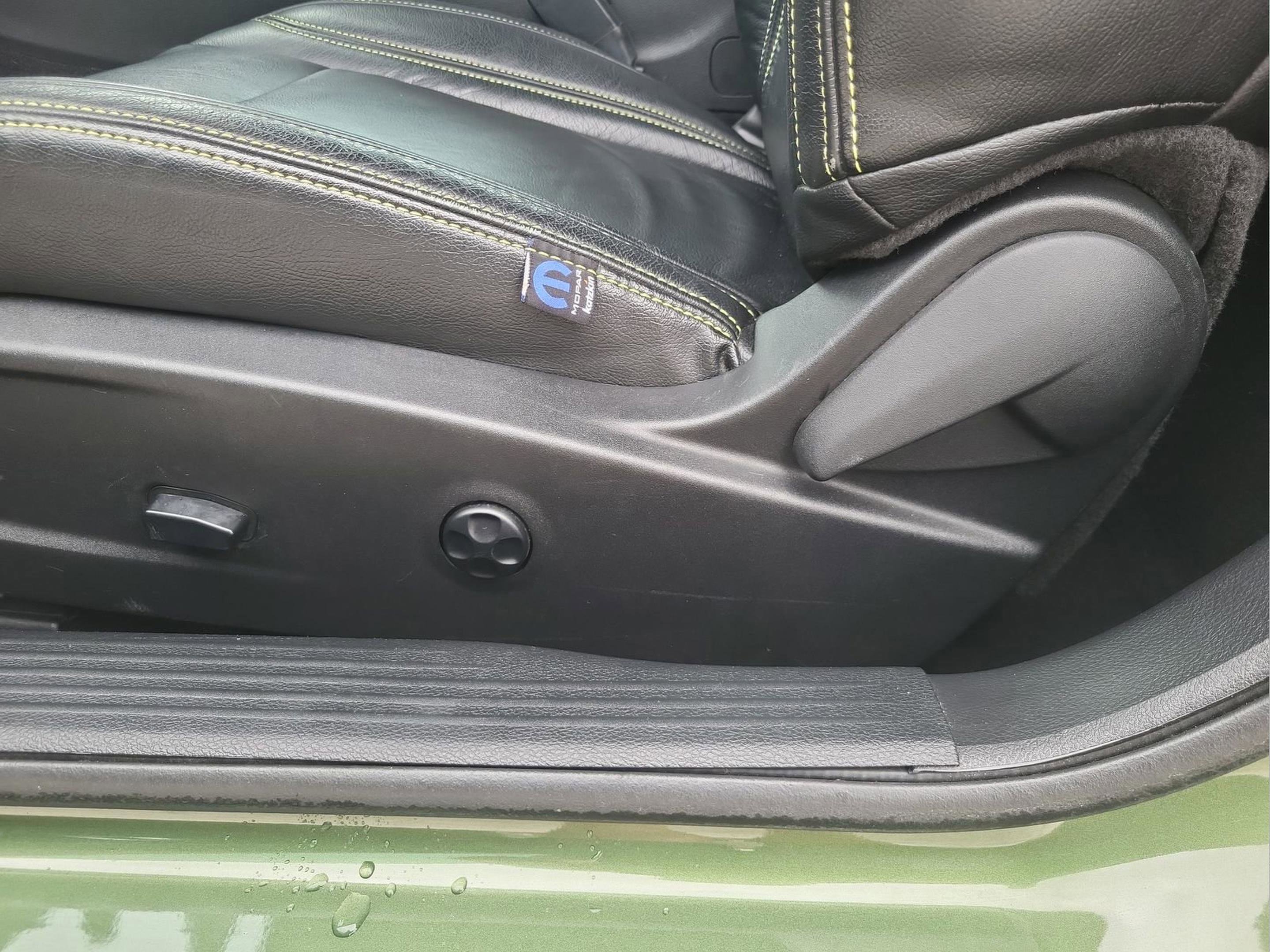 Used 2020 Dodge Challenger SXT image 14