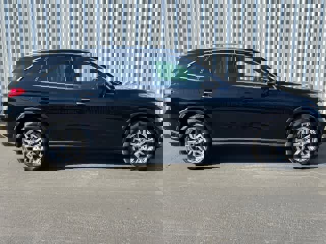 Used 2025 Mercedes-Benz GLC 300 GLC 300 image 7