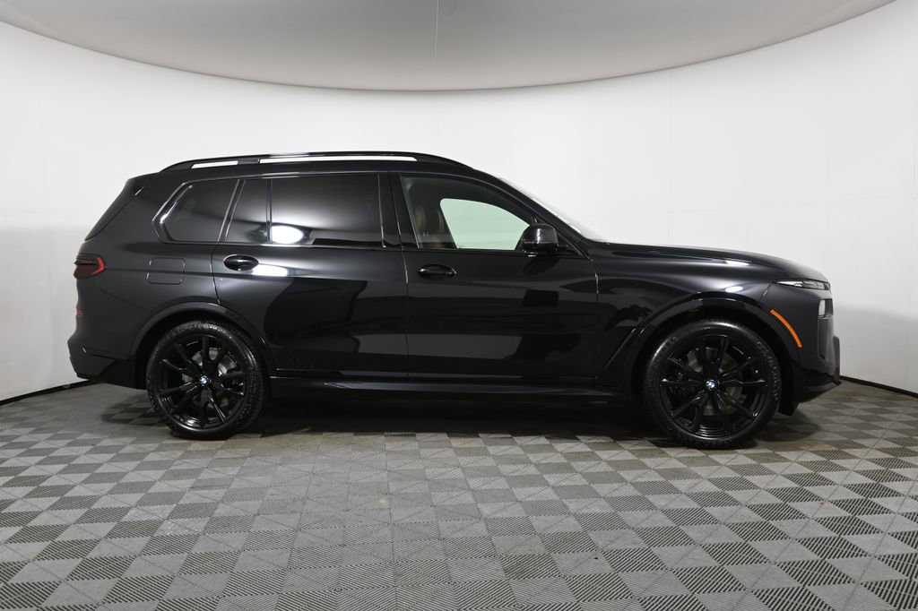 New 2027 BMW X7 xDrive40i w/ M Sport Package AWD/4WD image 8