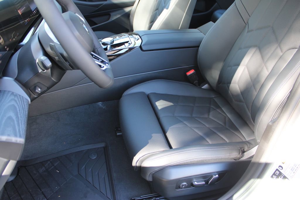 New 2026 BMW 530i xDrive w/ M Sport Package image 23