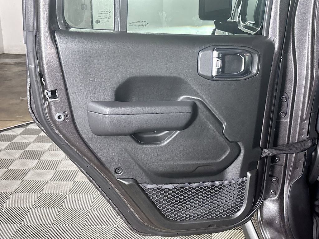 New 2025 Jeep Wrangler Unlimited Rubicon w/ Technology Group AWD/4WD image 19