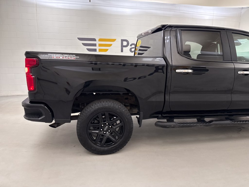Used 2023 Chevrolet Silverado 1500 Custom Trail Boss w/ LPO, Dark Essentials Package AWD/4WD image 15
