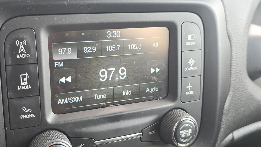 Used 2015 Jeep Renegade Trailhawk w/ Premium Leather Group image 22