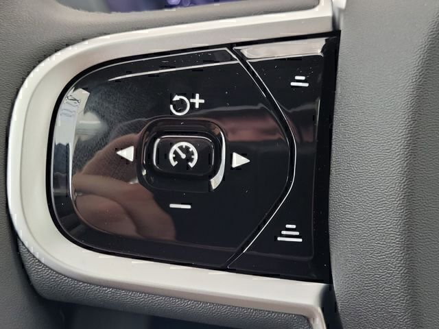 Certified 2026 Volvo XC60 B5 Core w/ Protection Package Premier image 30