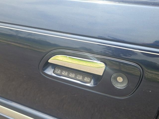 Used 2002 Lincoln Continental FWD image 17