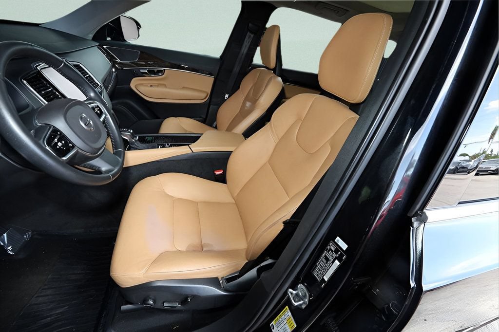 Used 2016 Volvo XC90 T6 Momentum w/ Momentum Plus Package AWD/4WD image 12