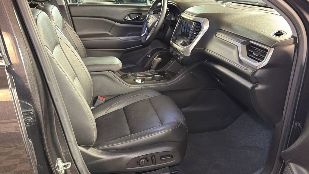 Used 2018 GMC Acadia SLT w/ LPO, Floor Liner Package image 9