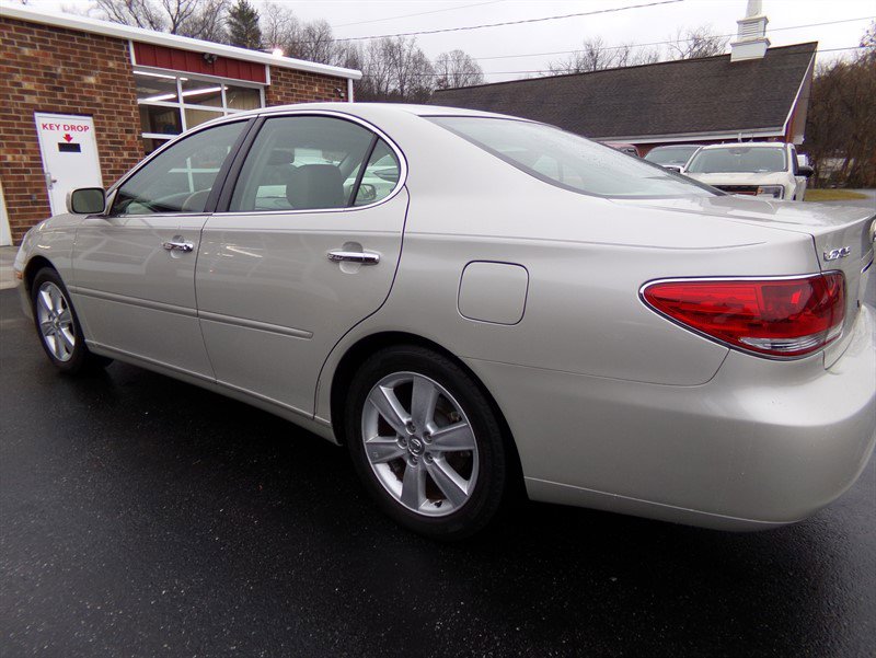 Used 2005 Lexus ES 330 Sedan image 14