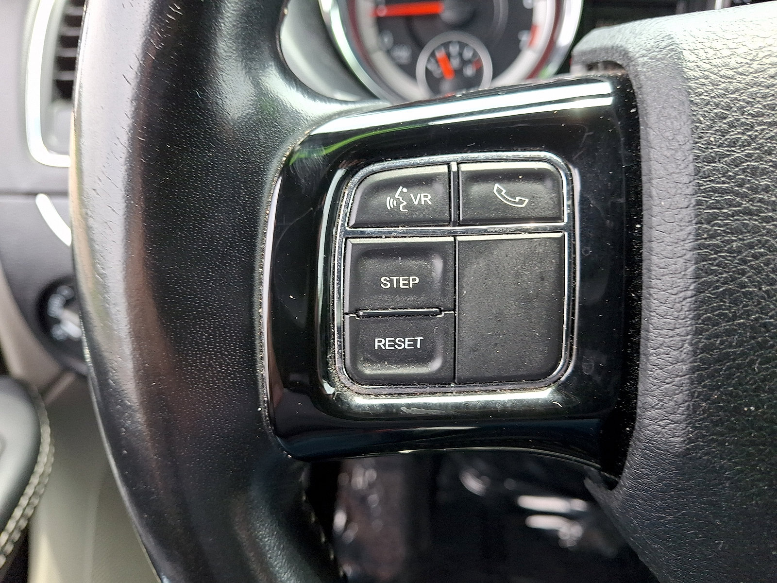 Used 2020 Dodge Grand Caravan SXT FWD image 9