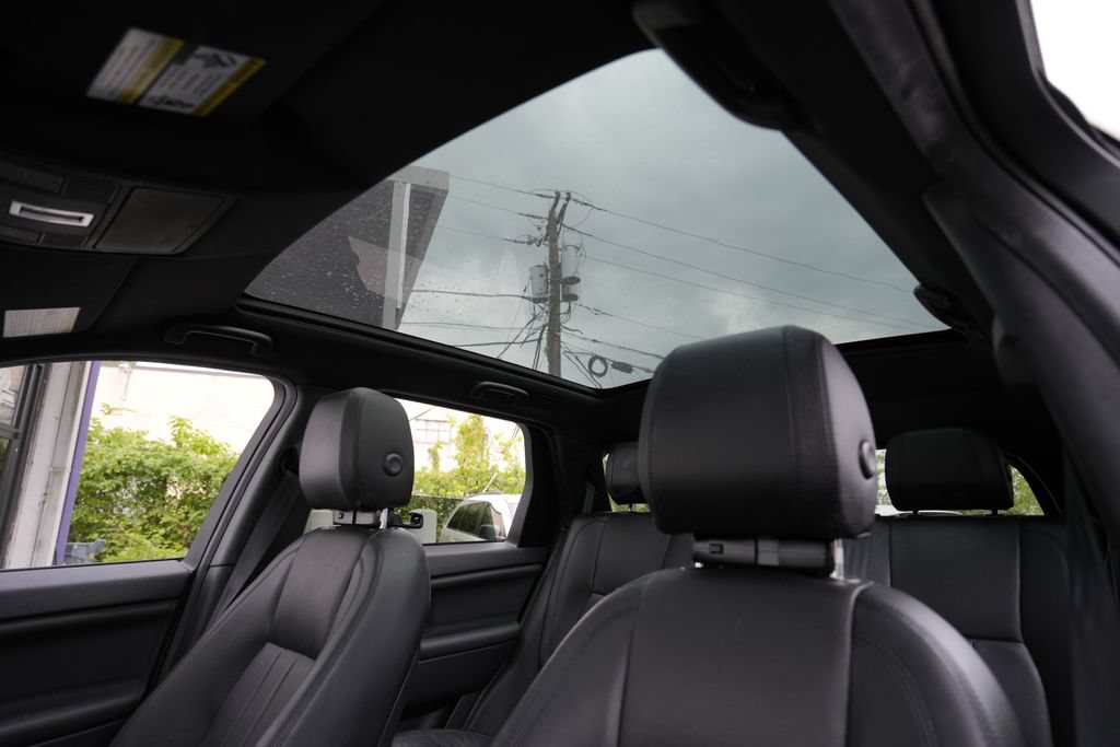 Used 2019 Land Rover Discovery Sport AWD/4WD image 25